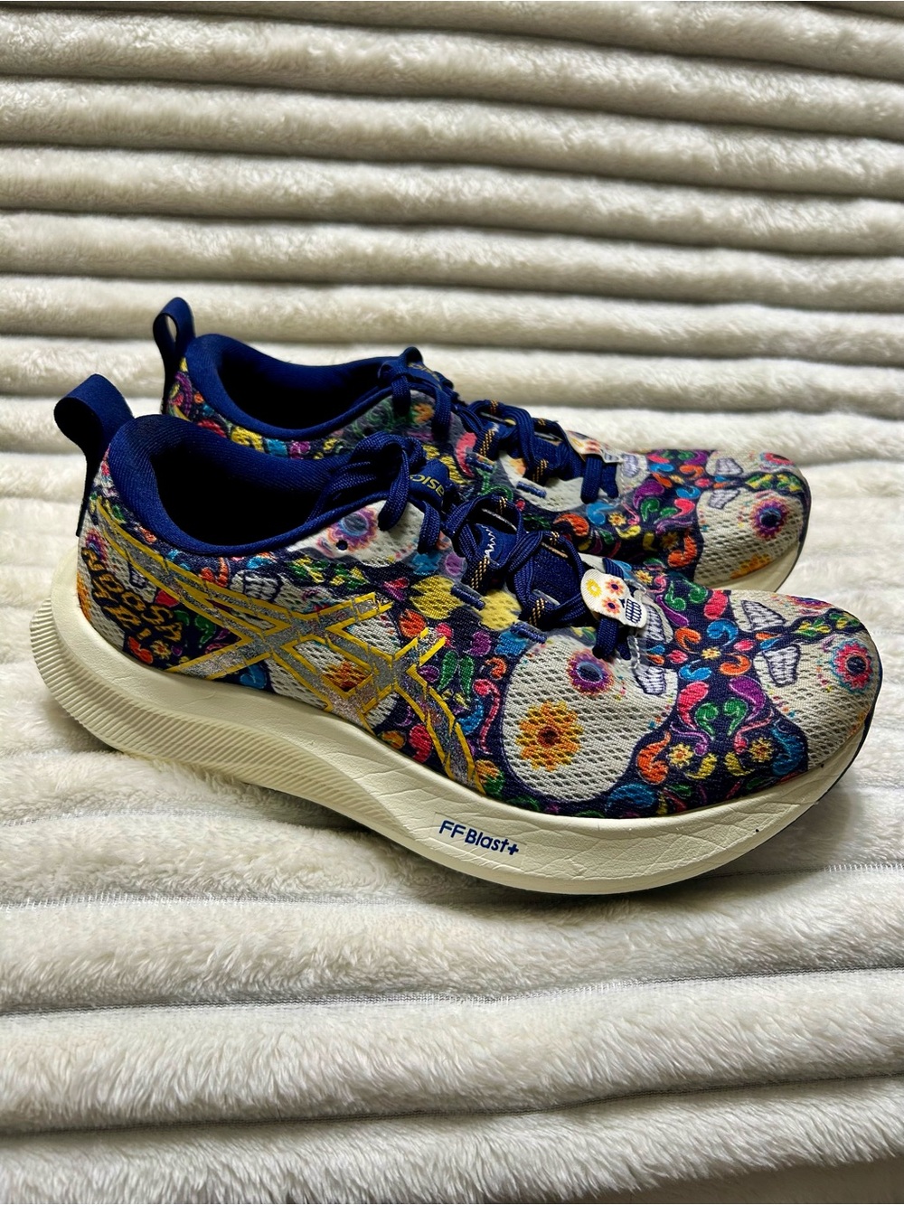 ASICS Gel Noosa Tri 16 Ltd Edition ‘Dia De Muertos Women’s Size 8 Multicolor